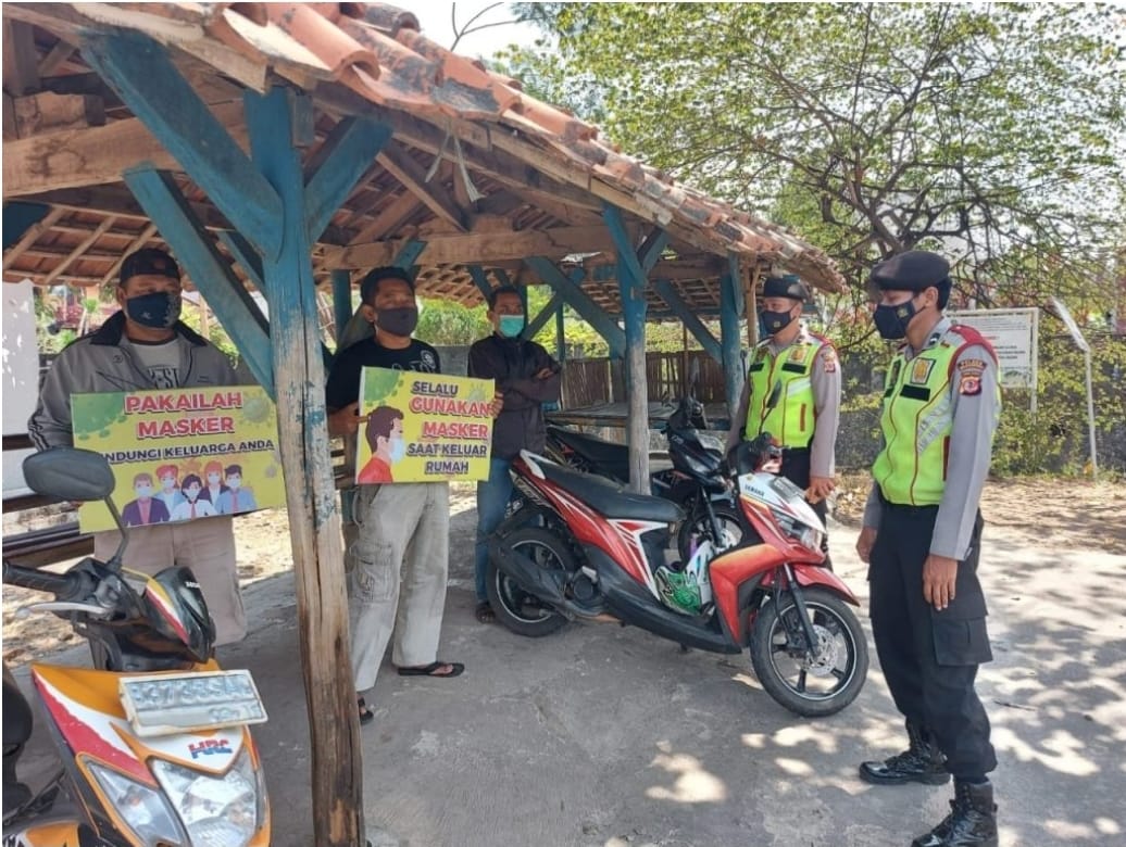 Sosialisasi Dan Edukasi Disiplin Prokes Unit Samapta Polres Majalengka Sapa Warga Di Pangkalan Ojek