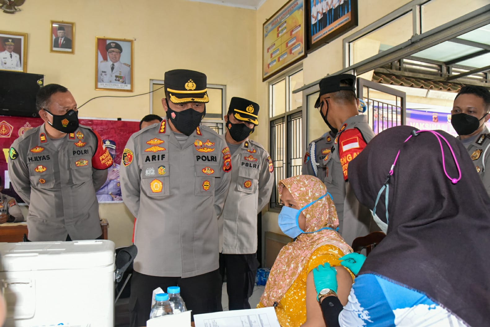 PERSIAPAN PILWU, POLISI GELAR VAKSINASI COVID-19 DI DESA LUNGBENDA