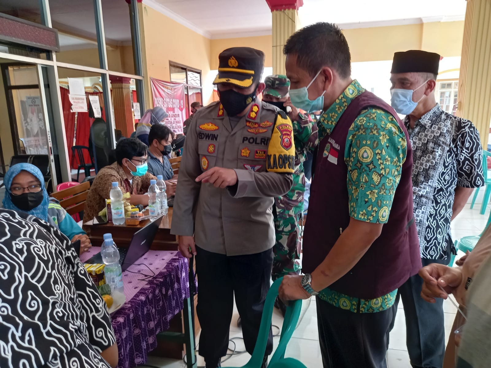 Guna Menjamin Herd Immunity Polisi Terus Lakukan Kunjungan Ke Lokasi Vaksinasi