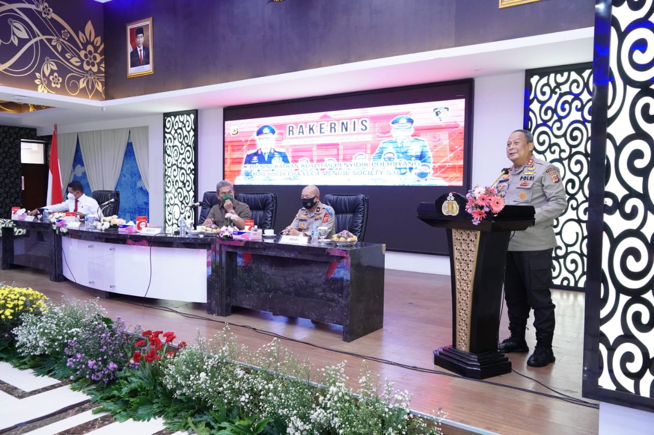 KAPOLDA JABAR BUKA RAKERNIS FUNGSI RESKRIMSUS POLDA JABAR BESERTA JAJARAN TAHUN 2021