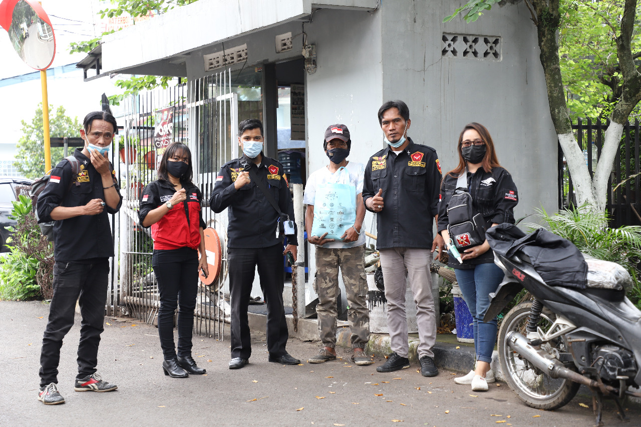 Peduli duafa, Kolaborasi Ormas dan jurnalis bagikan 200 Paket Sembako