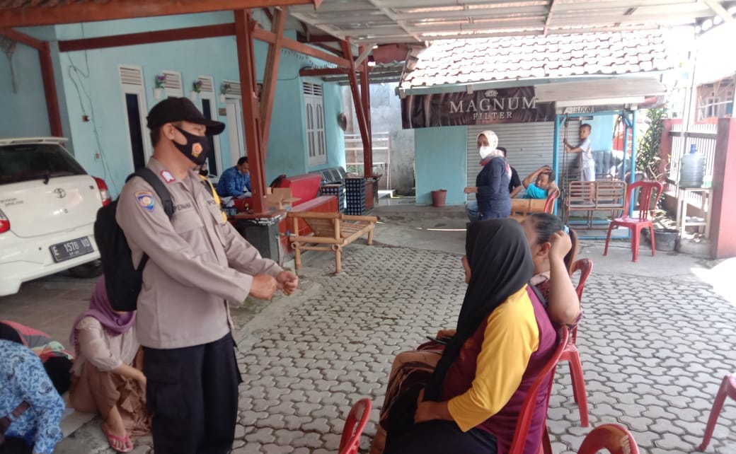 Kabid Humas Polda Jabar : “Door To Door” Polisi Ajak Warga Untuk Vaksin