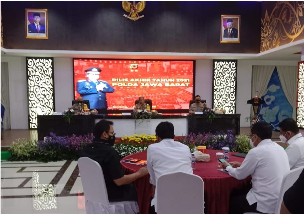 Kapolda Jabar Irjen Pol. Drs. Suntana Pimpin Giat Liris Akhir Tahun 2021