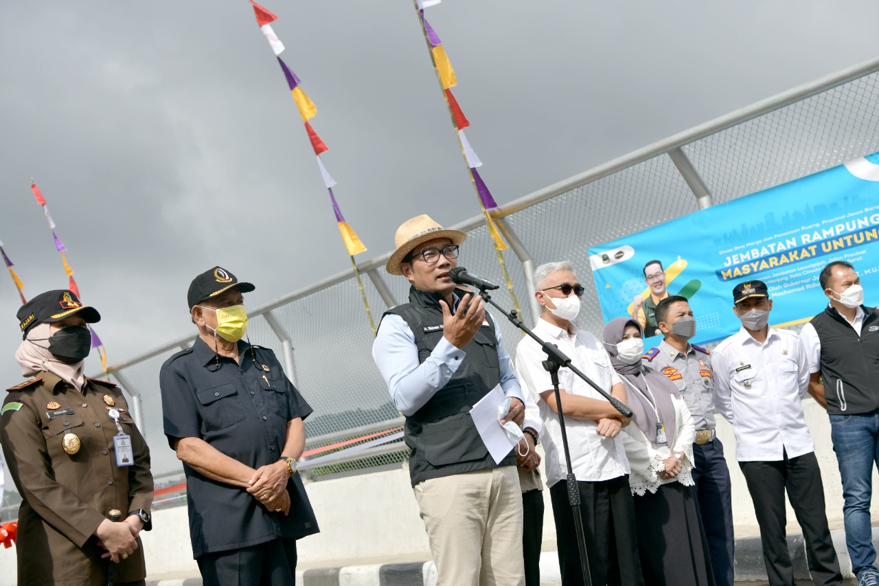 Ridwan kamil resmikan Jembatan Double Track Leuwigajah