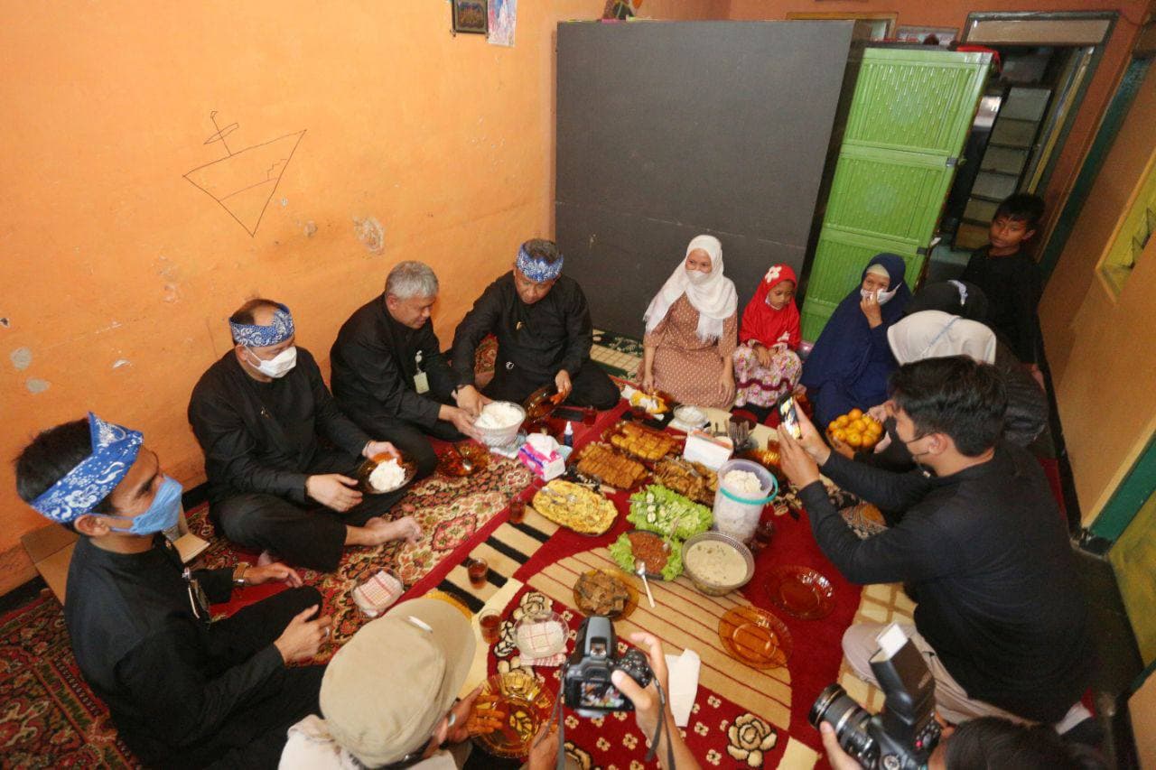 Seperti ini kedekatan Yana Mulyana dengan warga Bandung