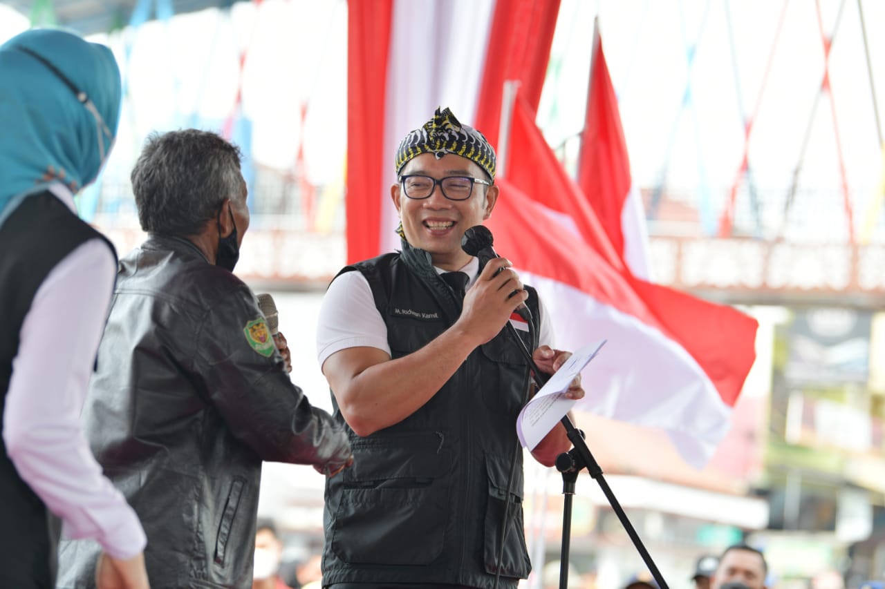 Ridwan Kamil resmikan Lanskap Gunung Ciremai Warnai Peresmian Alun-alun Kuningan