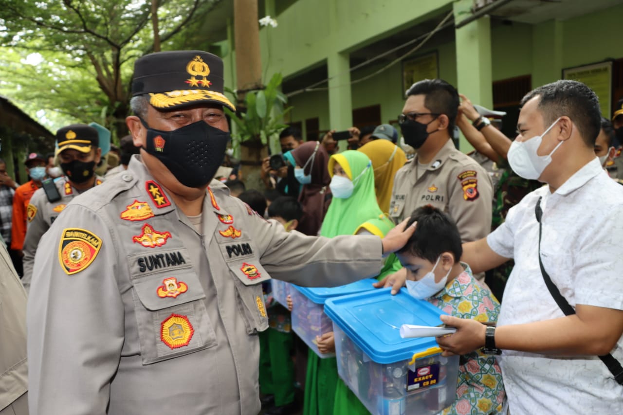 Kapolda Jabar tinjau Vaksinasi Merdeka anak di Palabuhanratu