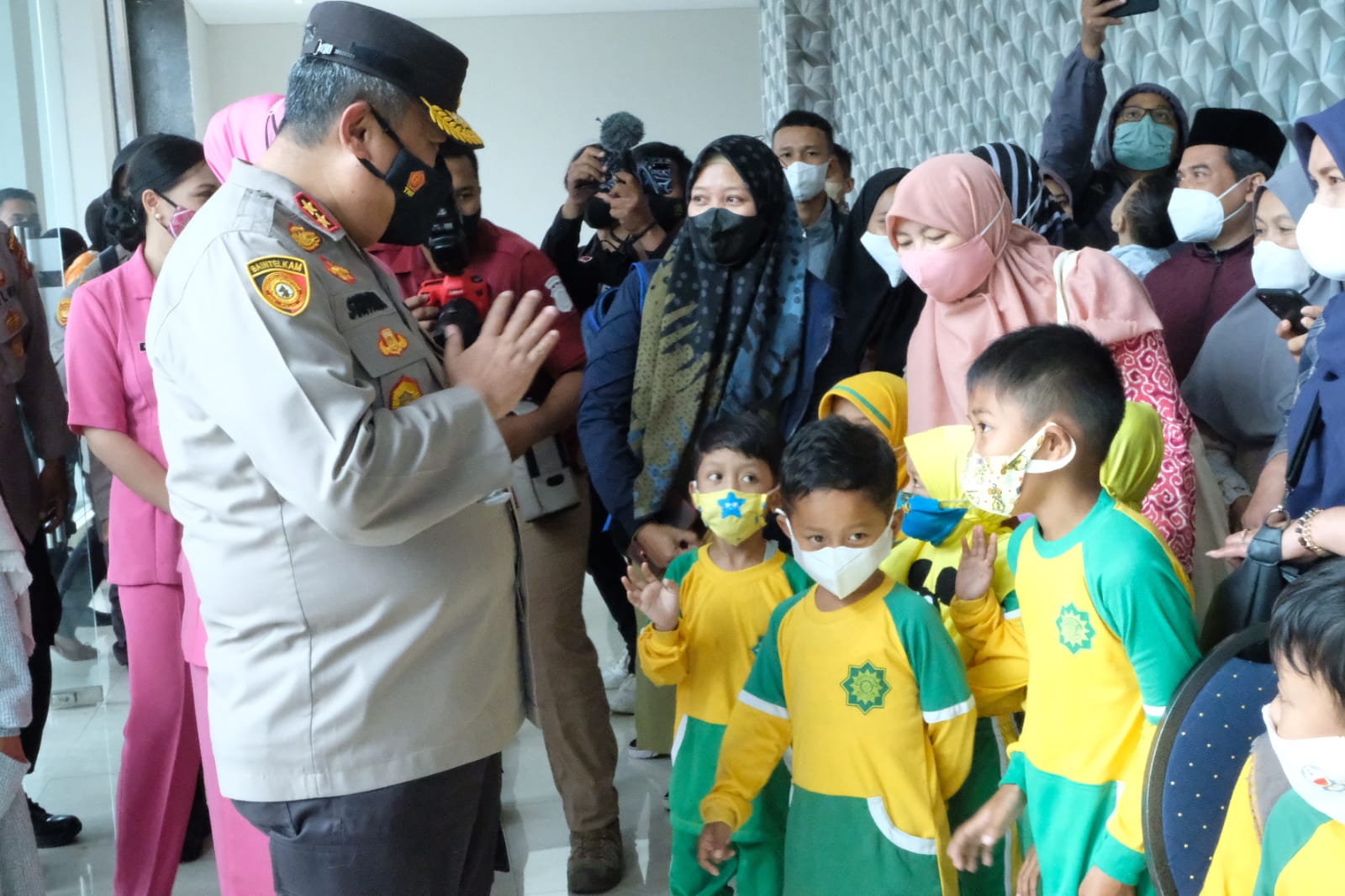 Kapolda Jawa Barat tinjau Vaksinasi di Garut