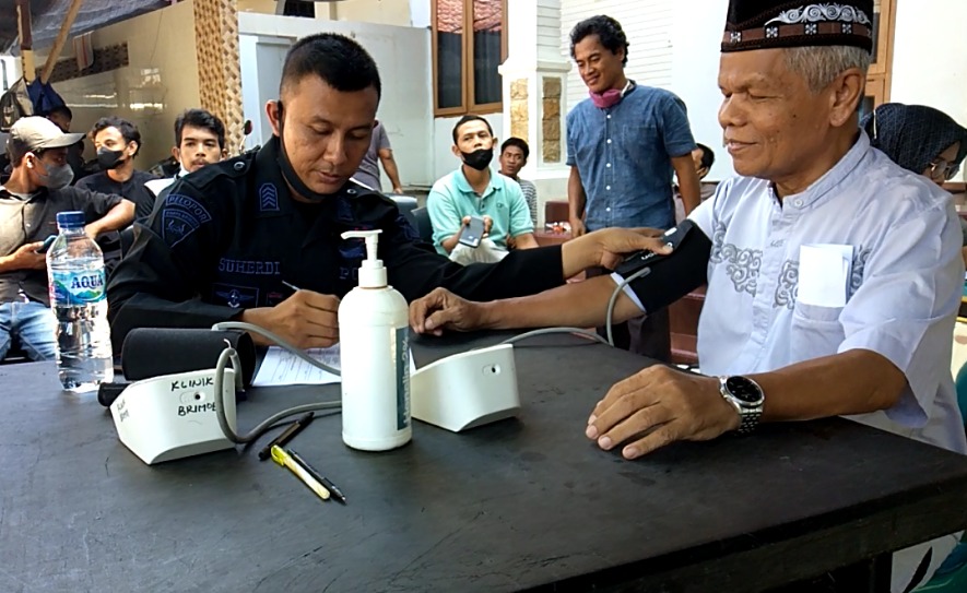 Kolaborasi LDII dengan Brimob Polda Aceh berikan Vaksinasi