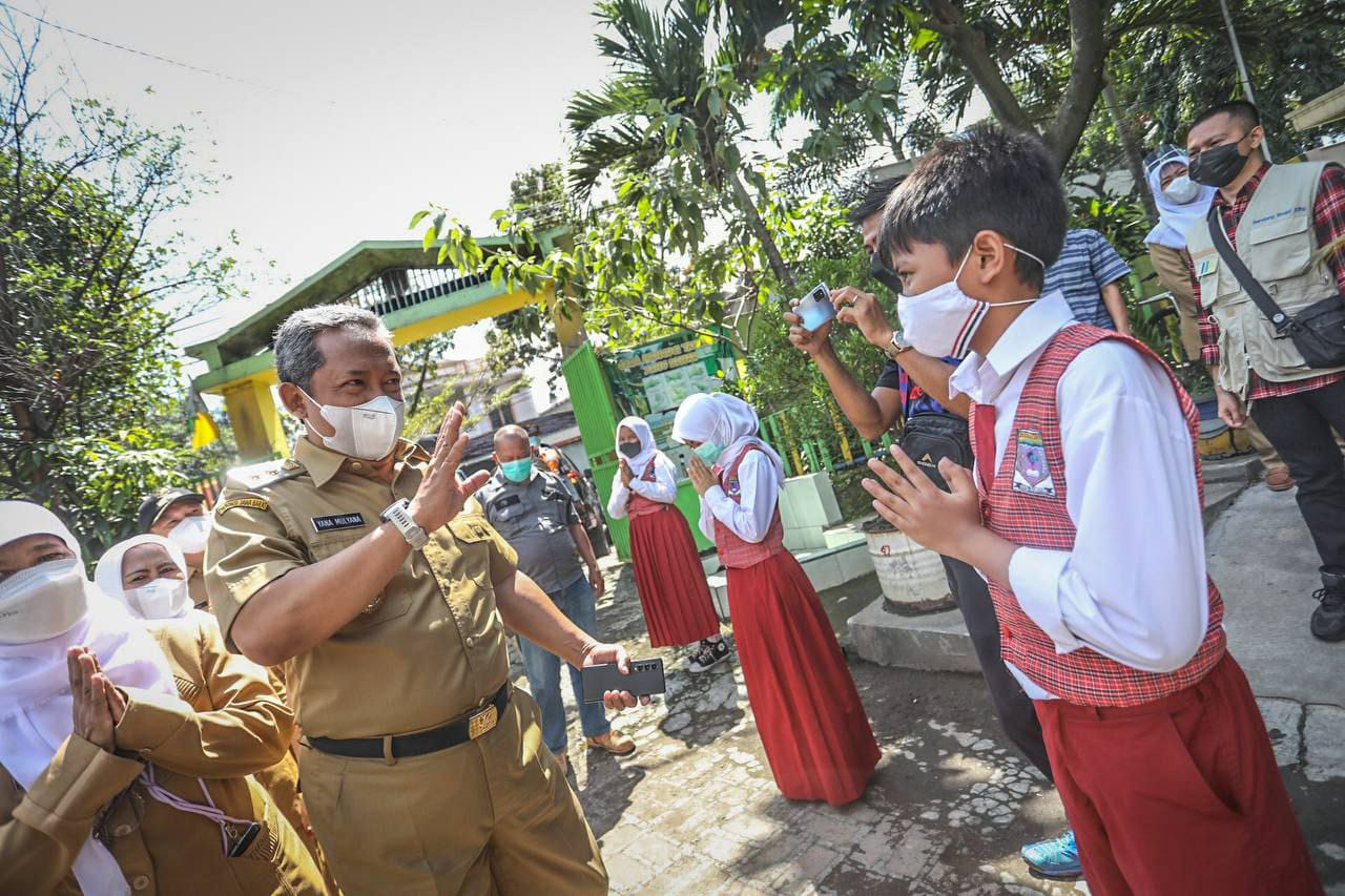 Mengawali PTM, Yana Sapa Siswa Sekolah