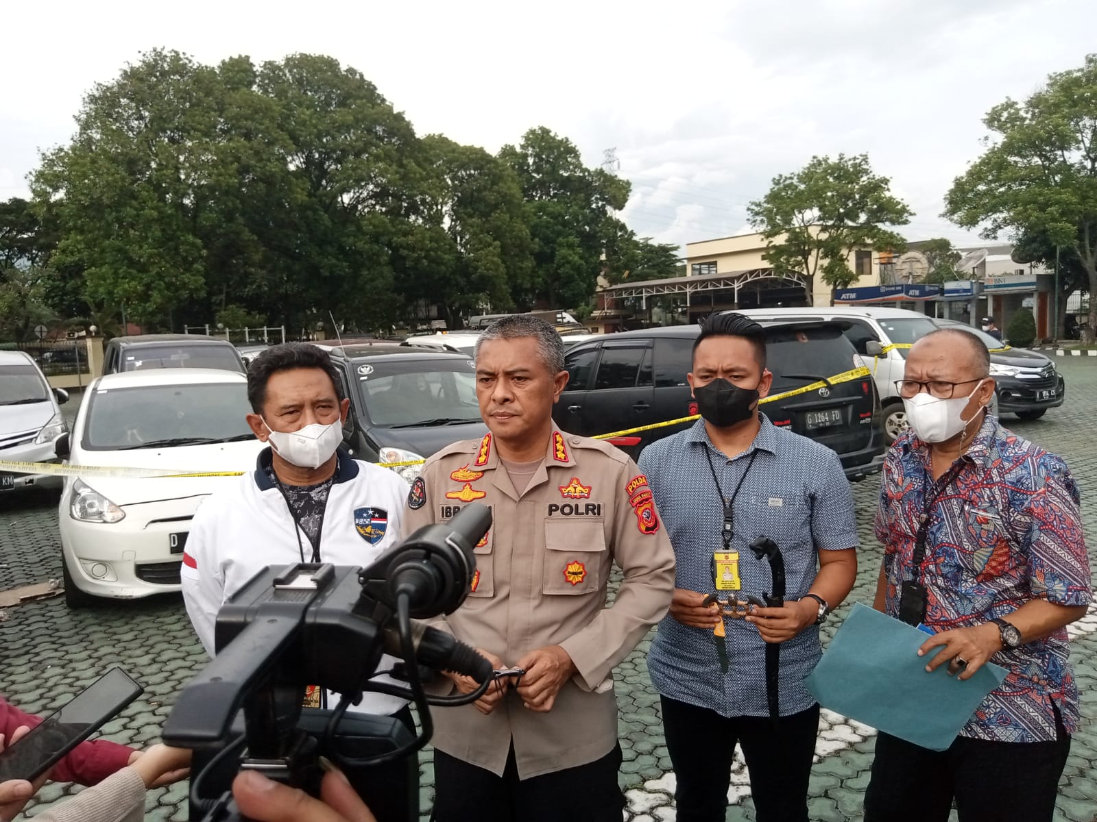 Polda Jabar temukan senjata tajam di kendaraan pendemo GMBI