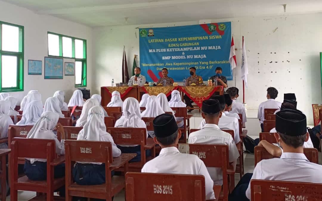 Polisi Sosialisasikan Keselamatan Lalu Lintas kepada pelajar NU Maja