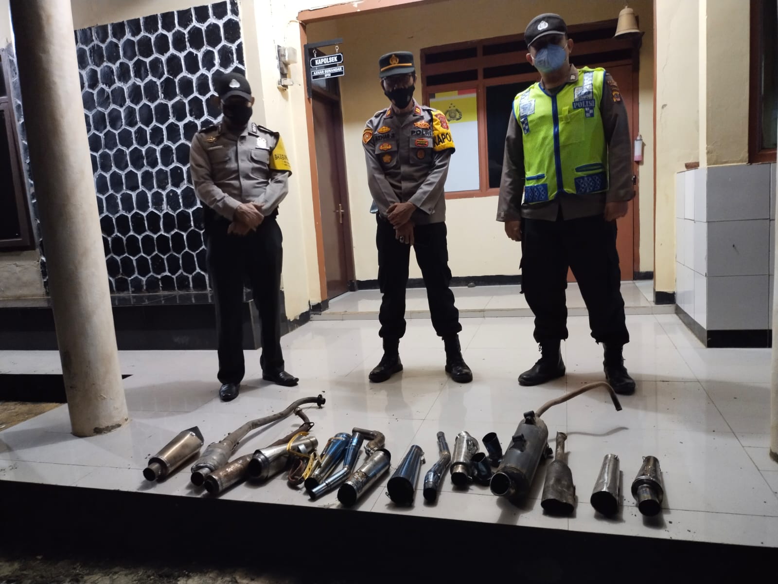 Polisi tertibkan dan Amankan 14 Buah Knalpot Bising