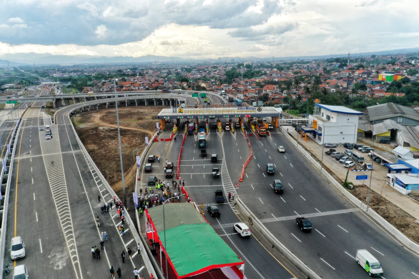Ridwan Kamil Resmikan Tol Cisumdawu