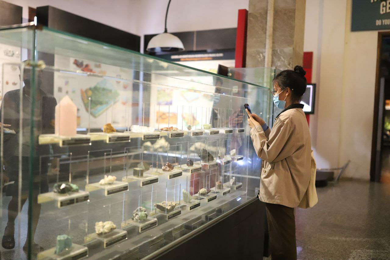 Wisata Edukasi di Museum Geologi Bandung