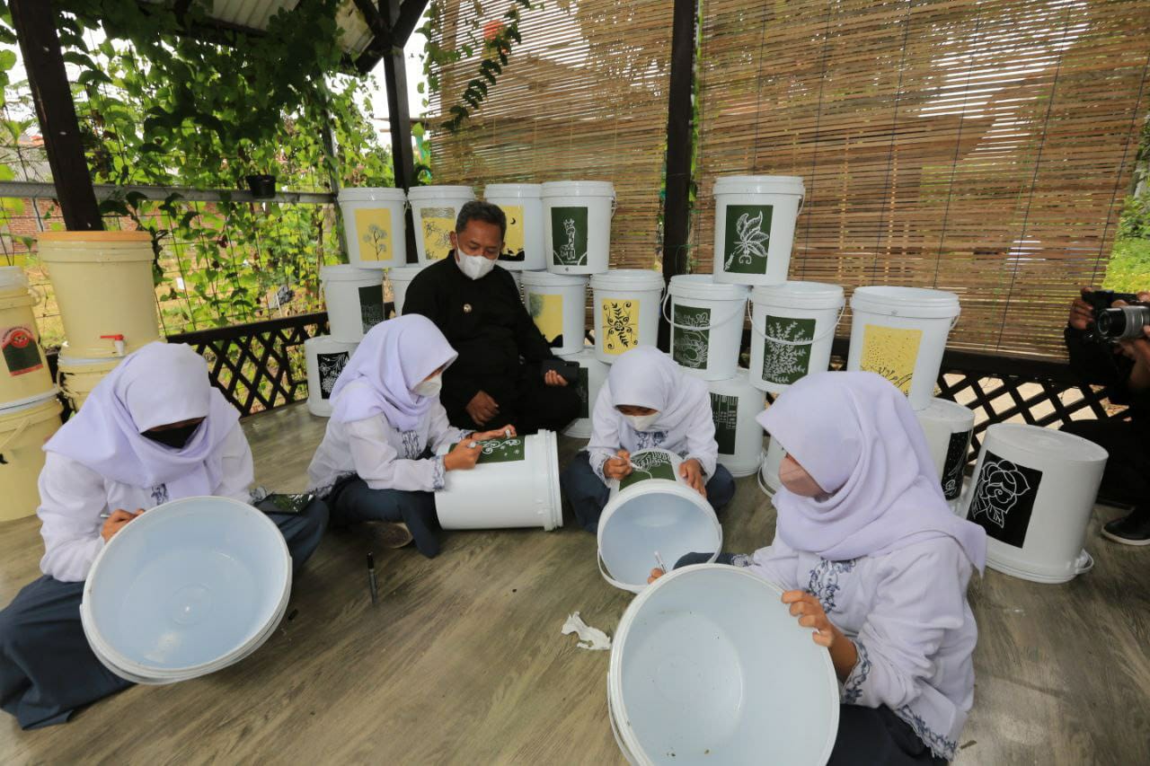 Wisata edukasi Warung Kebon menawarkan integrasi urban farming