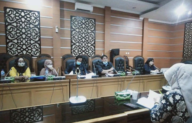 Tuntut Uang Pesangon, Korban PHK Temui DPRD Kabupaten Bogor