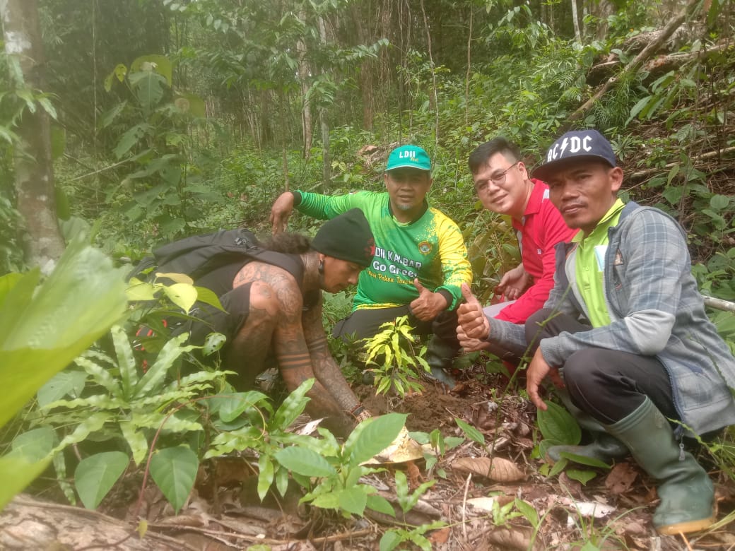 Kolaborasi LDII Kalbar dengan Panglima Jilah Tanam Ribuan Pohon