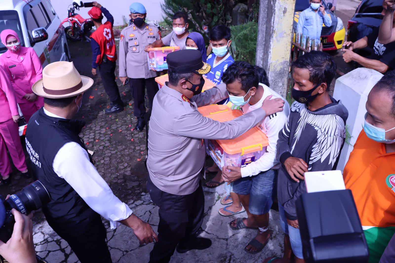 Kapolda Tinjau Lokasi Bencana Alam dan Gerai Vaksin Presisi