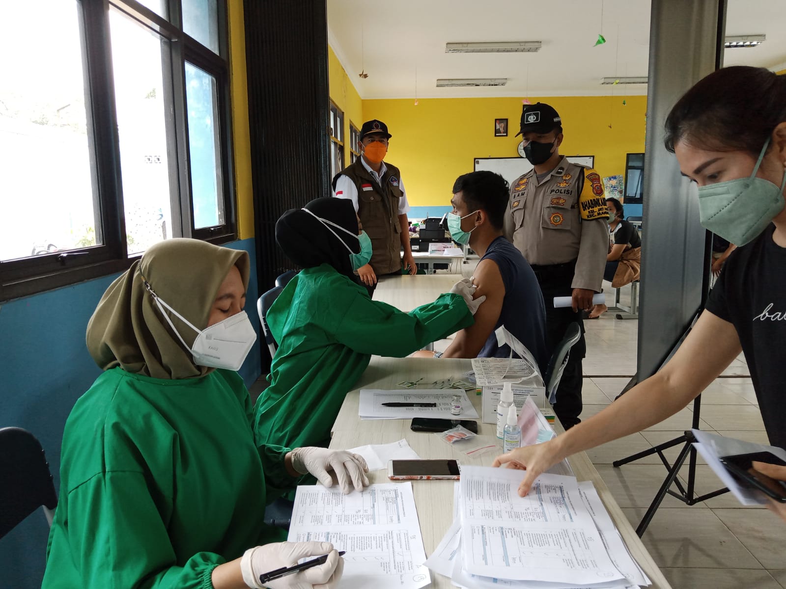 Polisi dan Satgas Covid 19 Kontrol Vaksinasi Booster