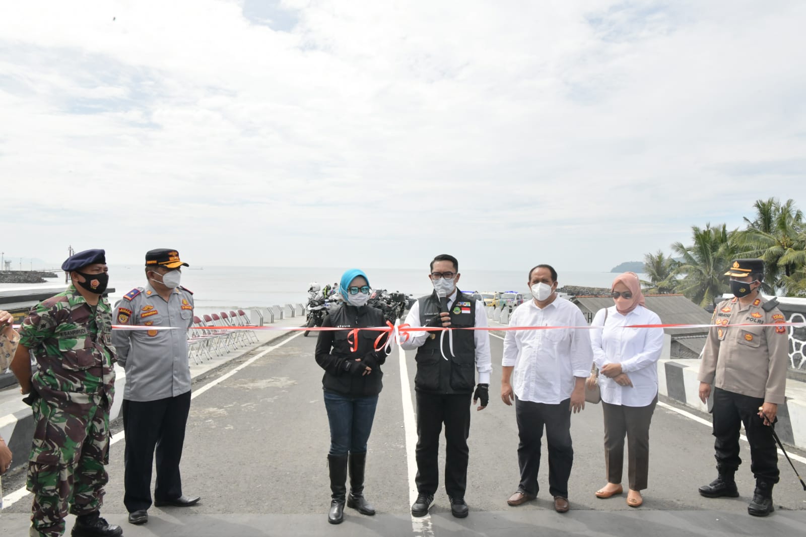 Gubernur Ridwan Kamil Resmikan Jembatan Merah Pangandaran