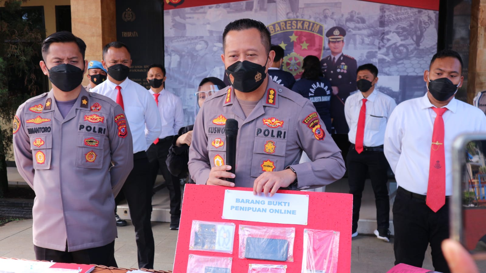 Nekat Jualan Online Fiktif, Pasutri Diamankan Polisi