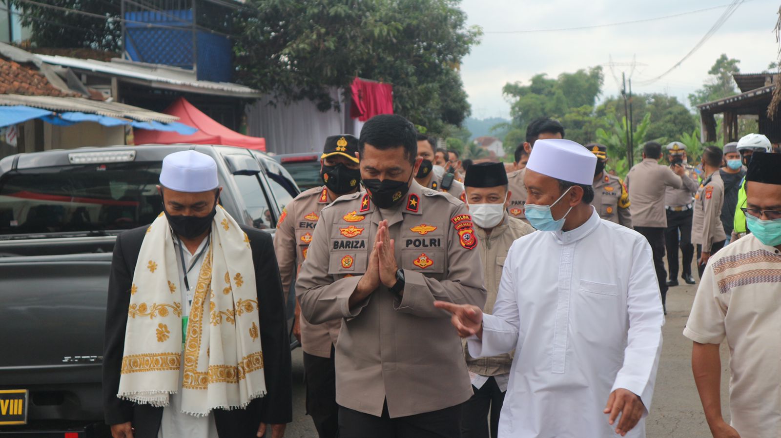 Waka Polda Jabar Cek Vaksinasi di  Gedung Negara dan Ponpes  Assyiffa Sumedang