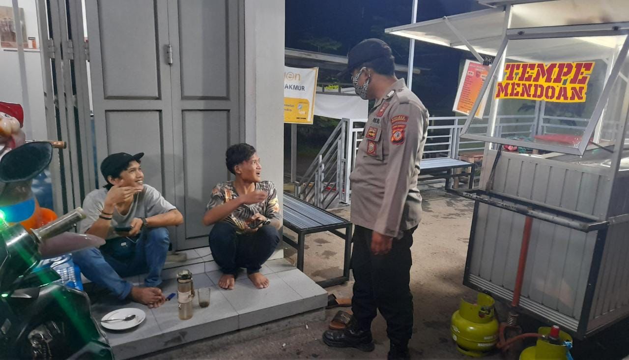 Jaga Kamtibmas di Bulan Ramadhan Polisi Patroli Jelang Sahur