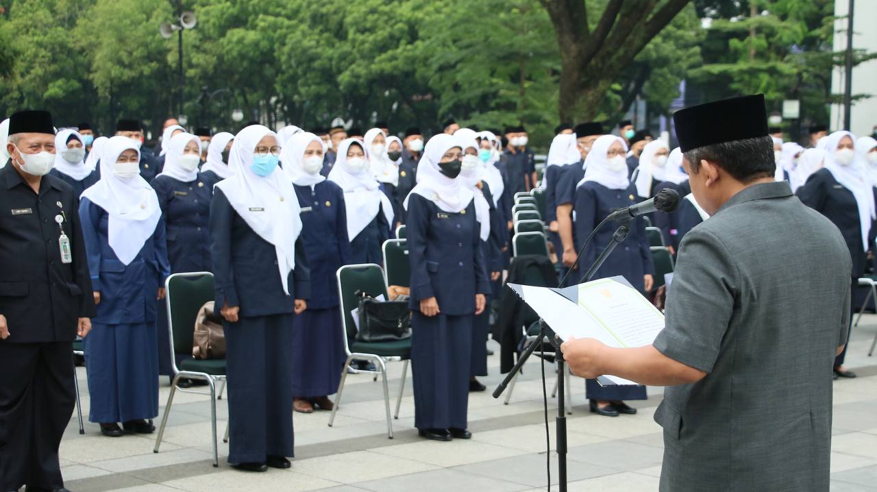 Usai Lantik 214 Pejabat, Ini Pesan Wali Kota Bandung