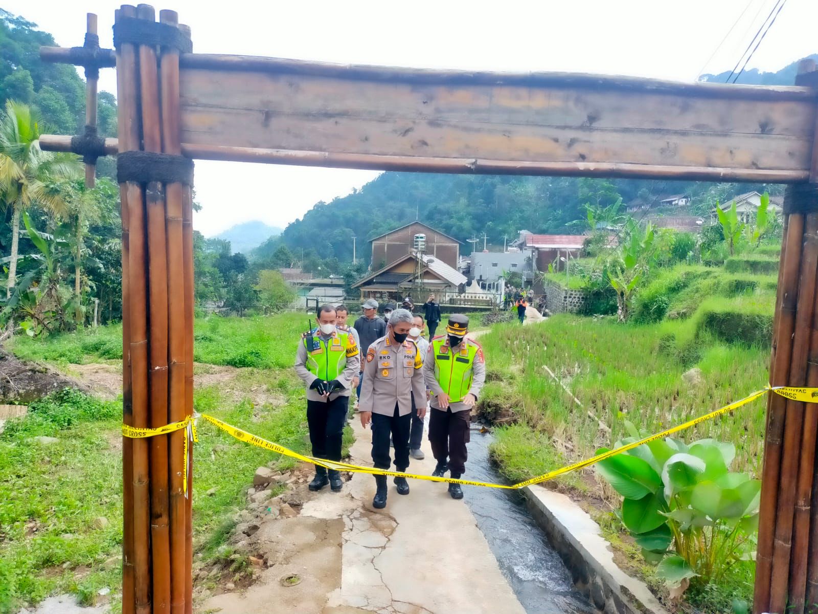Akibat Banjir Bandang, Polisi Tutup Kawasan Wisata Desa Tengah