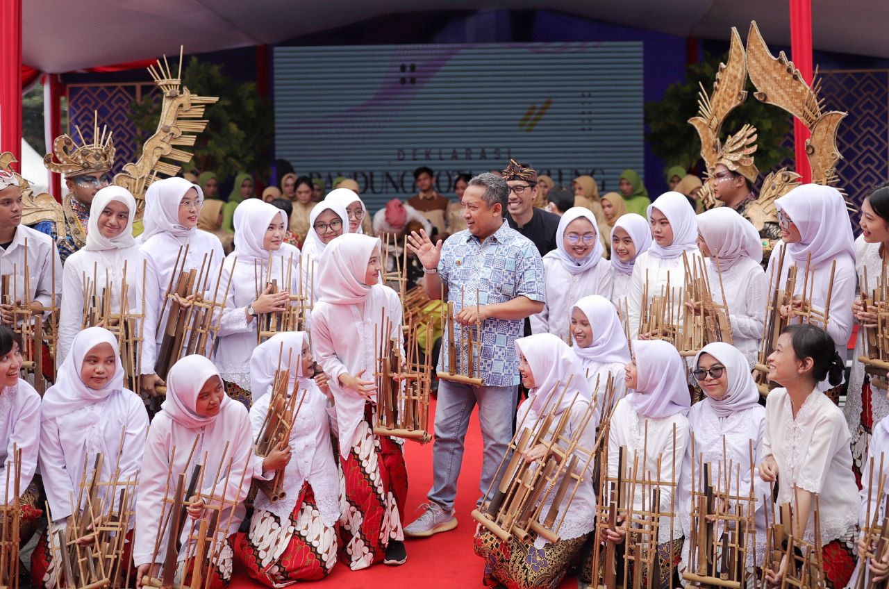 Bangga! Bandung Resmi Menjadi Kota Angklung