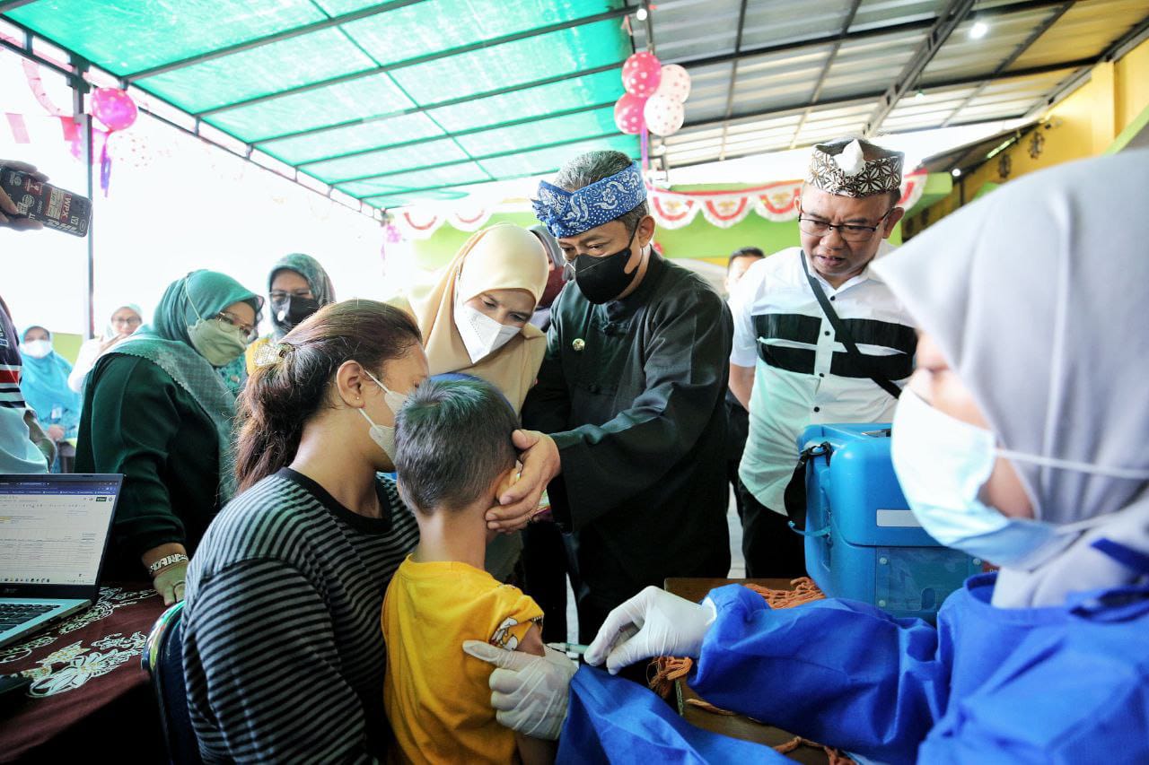 Bulan Imunisasi Anak Nasional, Yana Tinjau Posyandu