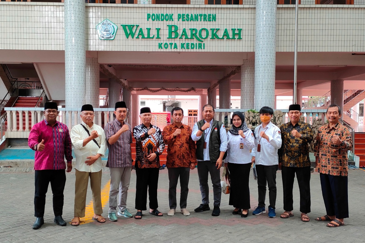 Sosialisasi Peraturan, KPU Sambangi Ponpes Wali Barokah Kediri