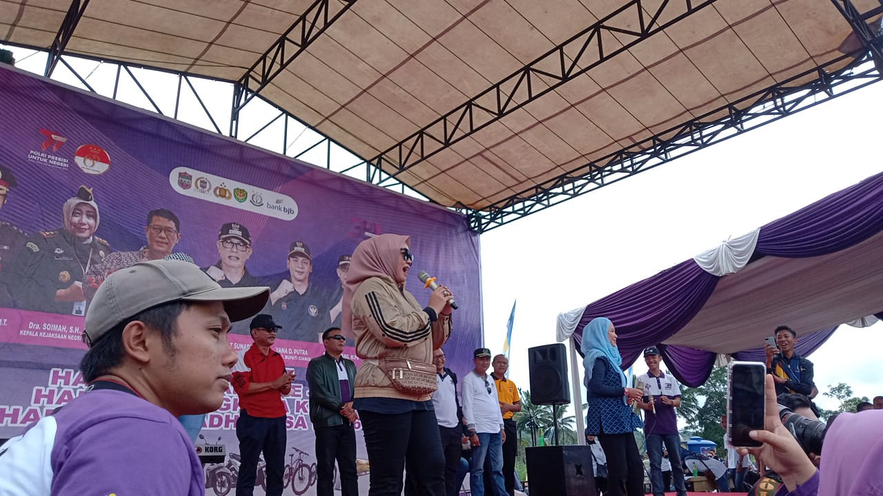 Ida Nurlaela Wiradinata, Ikut Meriahkan Jalan Sehat Ciamis