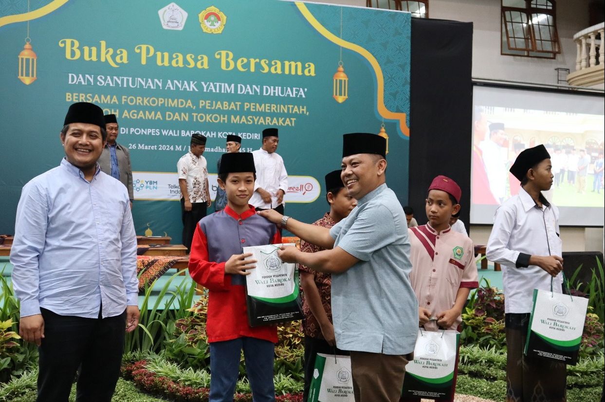 Pemkot Kediri Ajak untuk Terus Menjaga Toleransi Beragama Saat Hadiri Acara Buka Bersama di Ponpes Wali Barokah