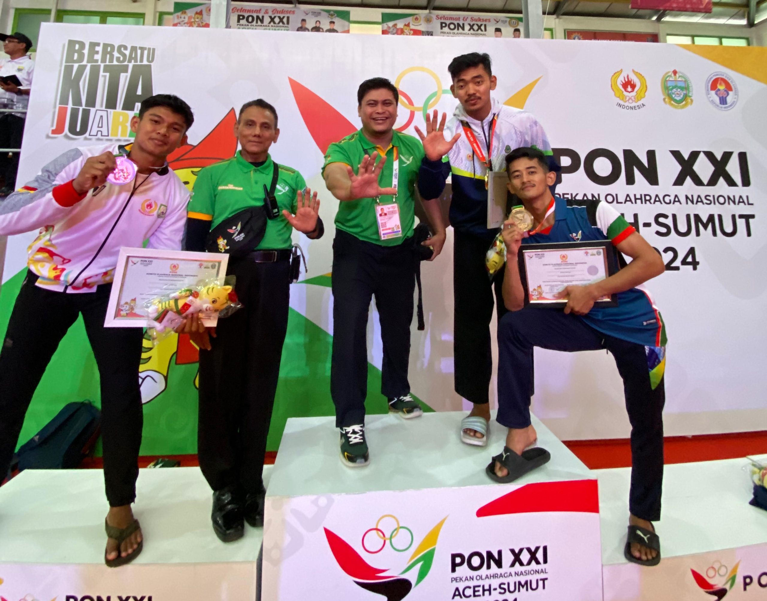 Dua Pesilat PERSINAS ASAD Sabet Medali Emas di PON XXI/2024