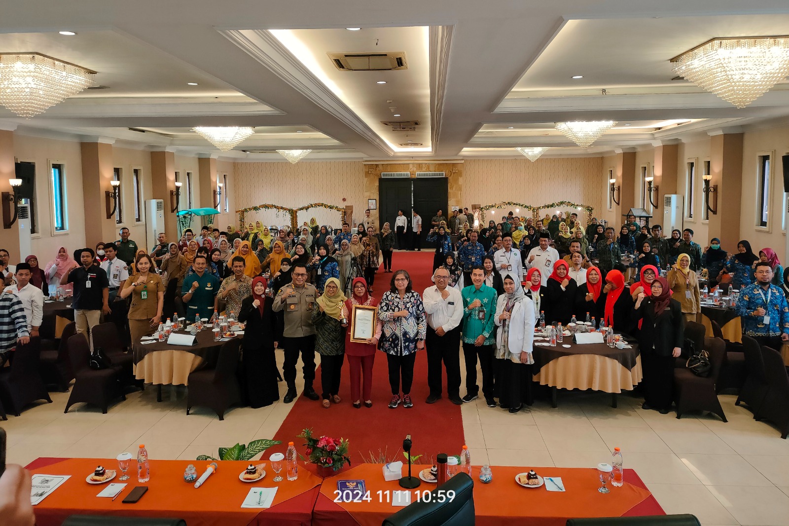 Peringati HKN ke-60, Ponpes Wali Barokah Kediri Diganjar Penghargaan Pesantren Sehat