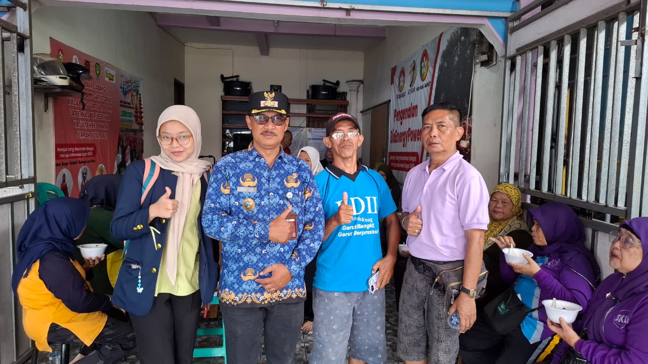 PAC LDII Sukamenteri Gelar Jumat Bersih, Warga dan Lurah Kompak Jaga Lingkungan