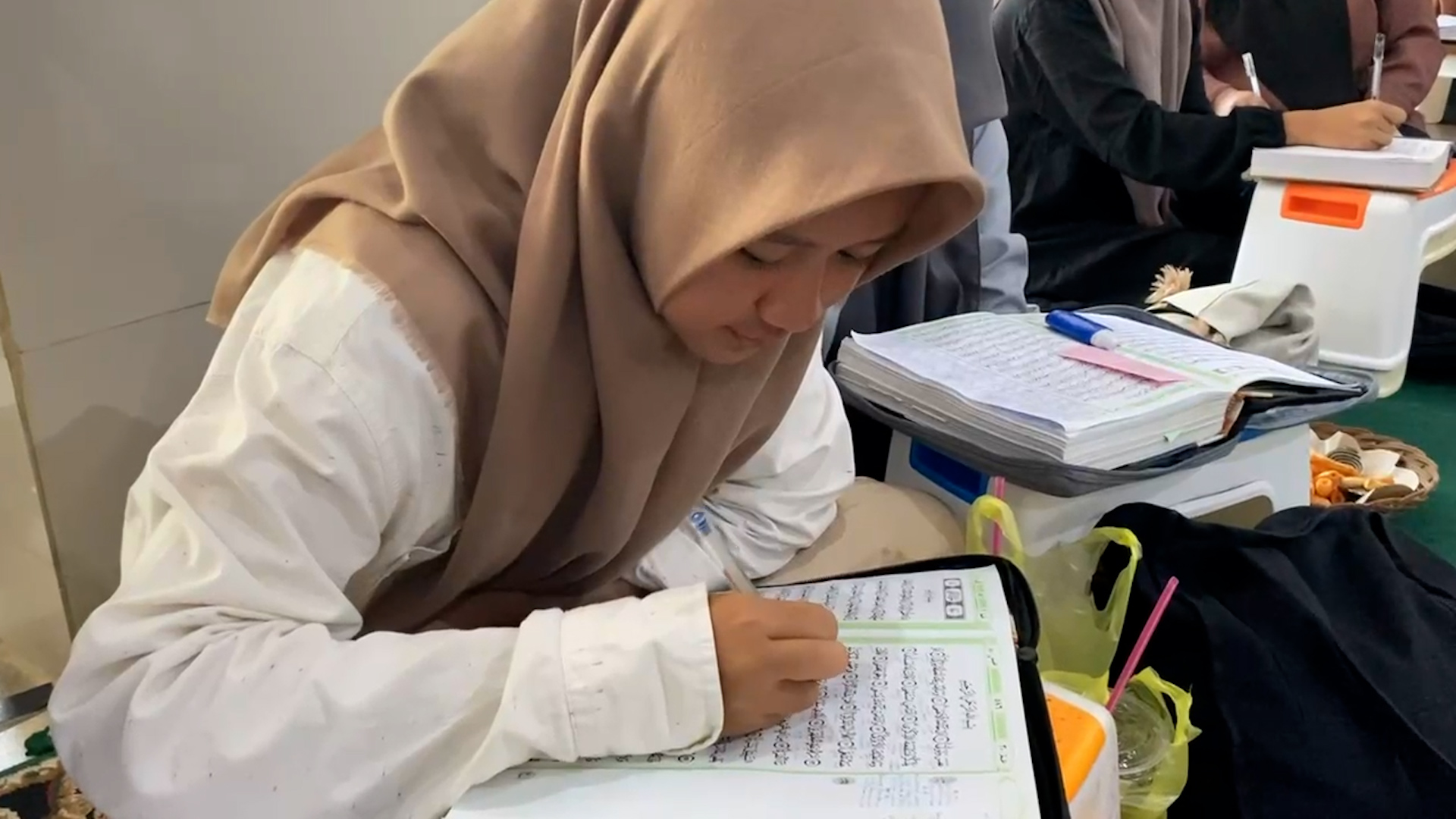 Remaja LDII Harjamukti Gelar Pengajian Akhir Tahun di Masjid Baiturrohman