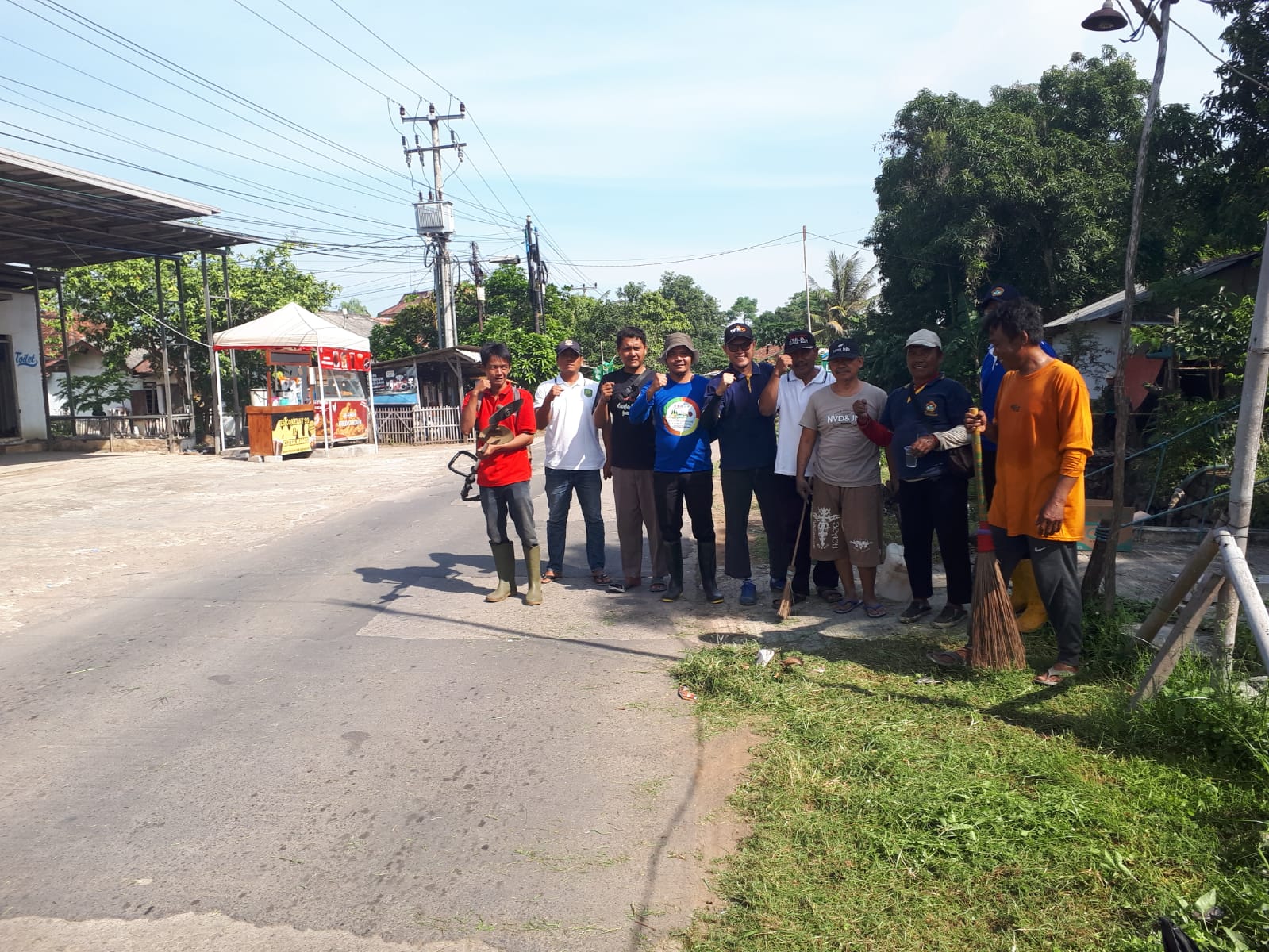 LDII Legonkulon Berkontribusi Jaga Kebersihan, Kali Cigadung Bebas Sampah