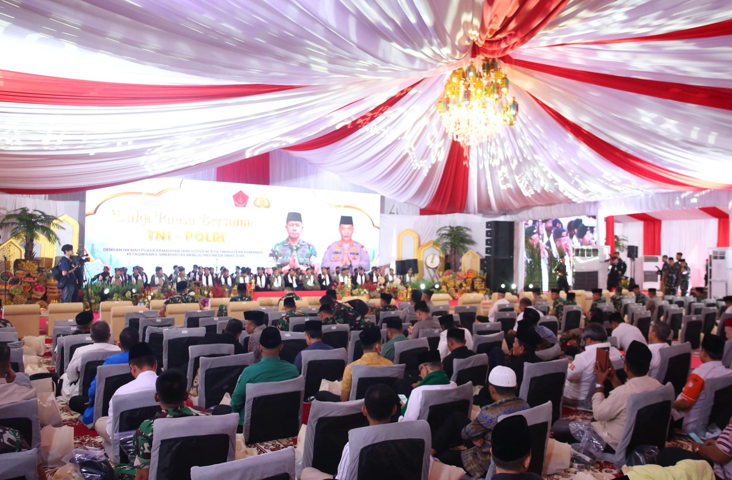 Kapolri Gelar Bukber Bersama TNI-Polri dan Kementerian, Bagikan 1.000 Takjil ke Masyarakat