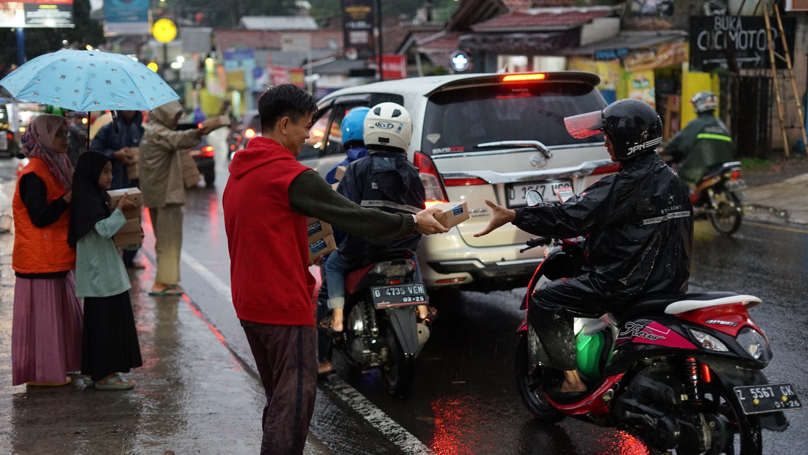 LDII Jawa Barat Tebar Kebaikan, Ribuan Takjil Gratis untuk Masyarakat
