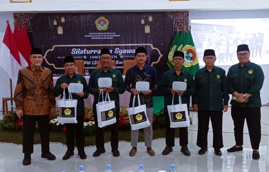 Dorong Semangat Tim, LDII Beri Apresiasi Media pada Rakorwil Jatinangor