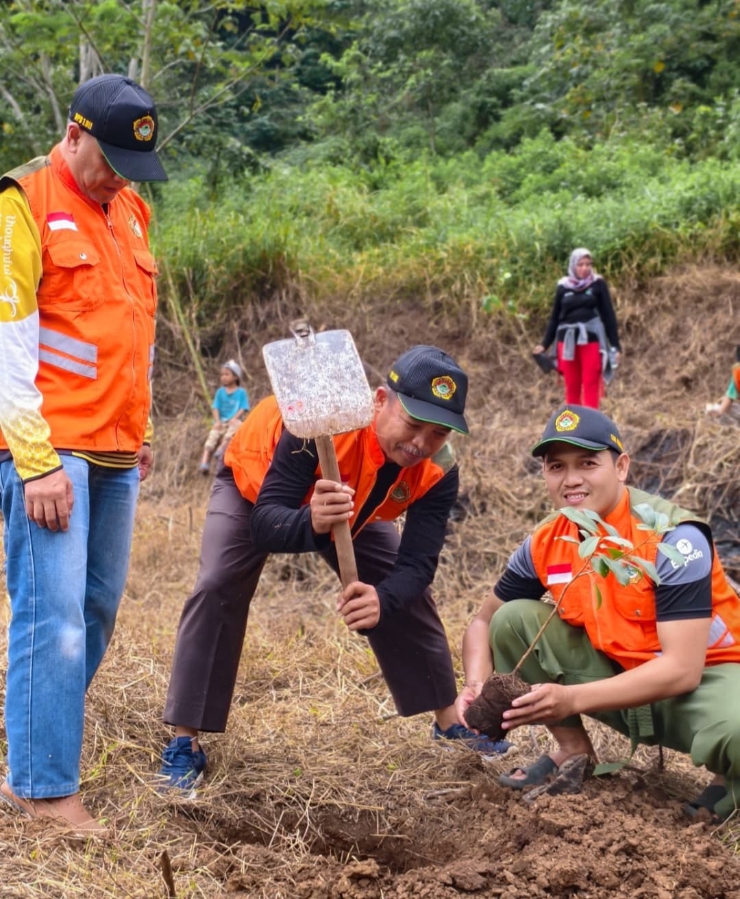 LDII Kuningan Libatkan 20 Relawan dalam Gerakan Tanam Pohon dan Jagung di Windusari
