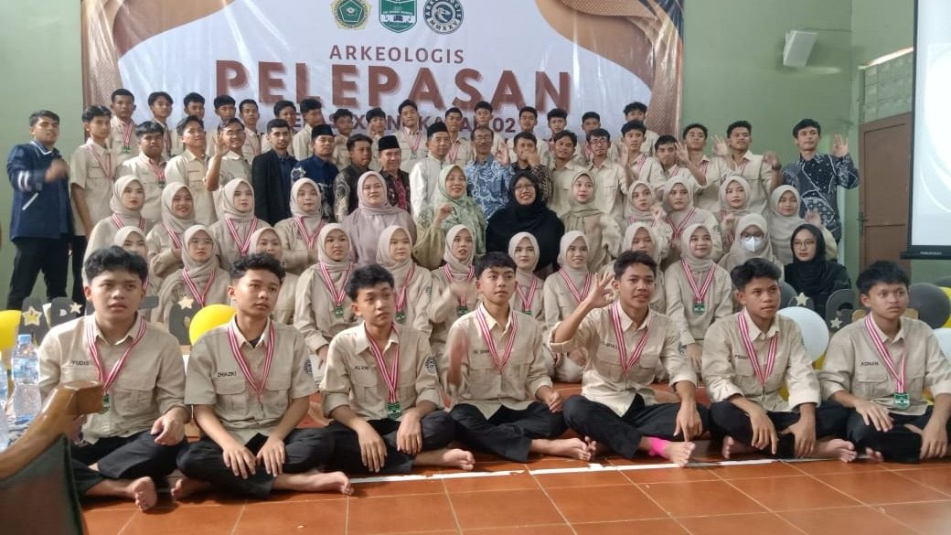 Cetak SDM Unggul, SMP TRISUKMA LDII Bandung Lepas Angkatan Kedua